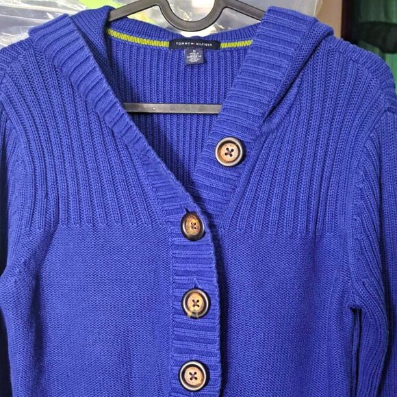 Tommy Hilfiger Hooded Cable Knit Sweater Premium Cotton in an Easy Fit - Picture 3 of 4